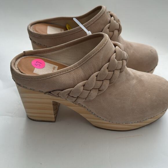 Dolce Vita NWT Dune Nobuck Wedges with few marks - Picture 6 of 8